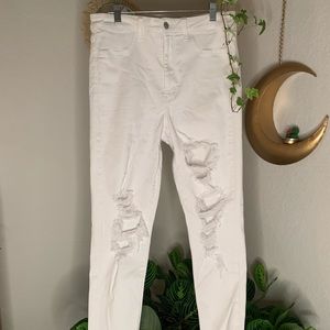 DISTRESSED WHITE AEO SKINNY JEANS